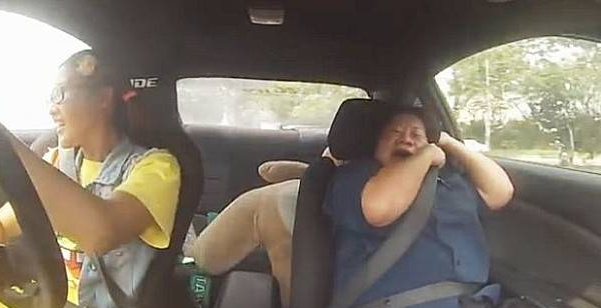 ConductorNovato's tweet photo. — Abuela, agárrate que vamos a hacer un par de derrapes. 

— ¡AHHHH, PARAAA! http://t.co/527gVeeCET