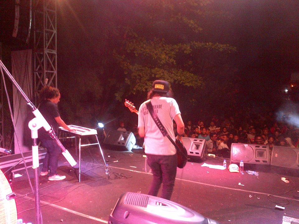 futu yg di stage boljug nich ehhe <a href="/fredyardiants/">Fredy Ardianto</a> thanks <a href="/fikomdaysUJ/">FikomDays Jayabaya</a>