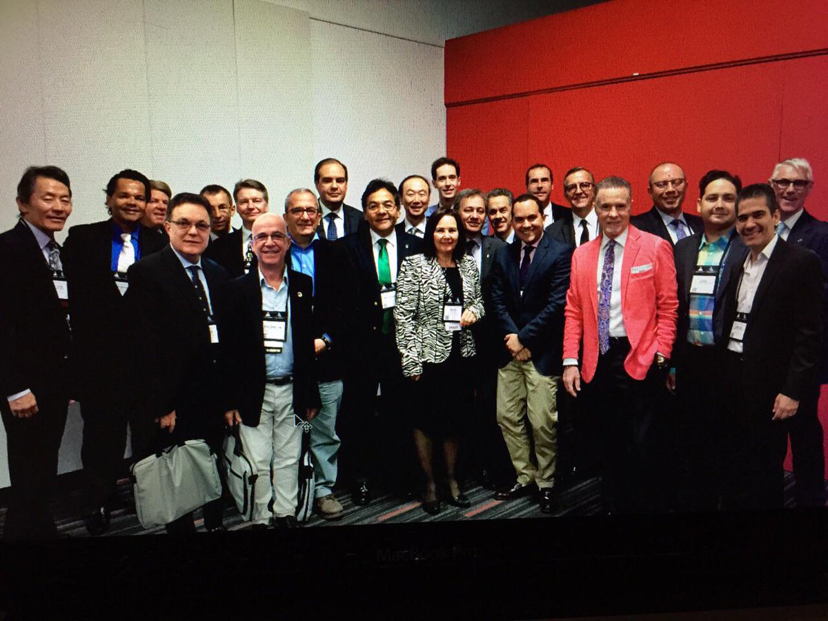 TheAestheticSoc's tweet photo. International Committee meeting at #ASAPS2015 in #Montreal @lopeztallaj http://t.co/7u0B4eCSdD
