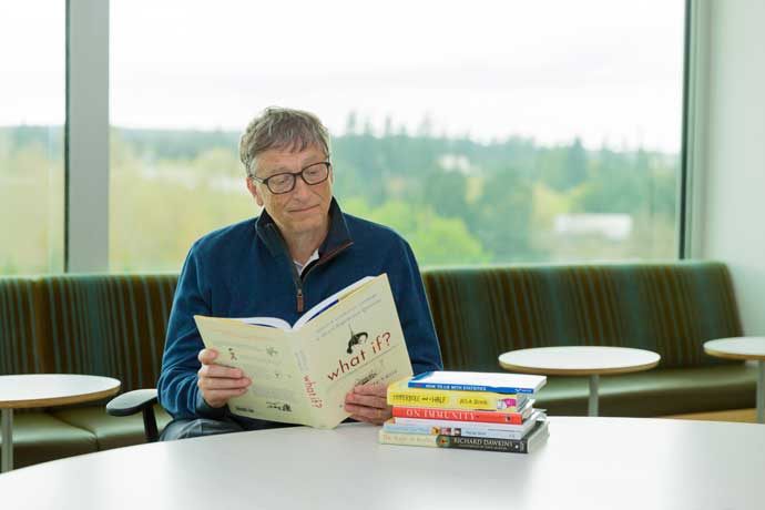 VanityFair's tweet image. “I tried to pick a few more things that are on the lighter side,” says @BillGates #FridayReads vnty.fr/1dpae8l