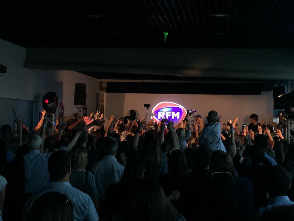RFMFrance's tweet photo. C'est de la folie pure ici à Bordeaux ! #ConcertVIP #MPokora #RFM http://t.co/YSSW9bSetj