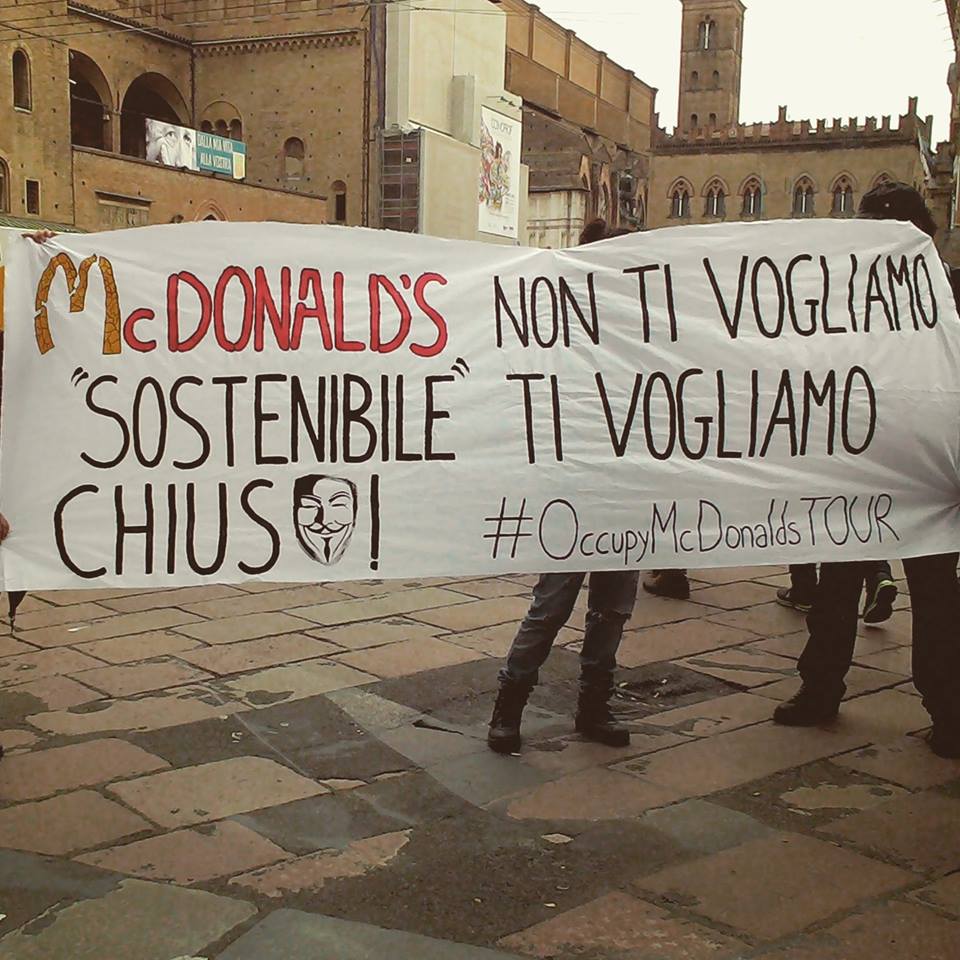 earth_riot's tweet photo. #McDonalds è in crisi economica, ecco il perché del #McVeggie, ha bisogno di nuovi consumatori http://t.co/86xzeVZnzi http://t.co/R5upciyciu