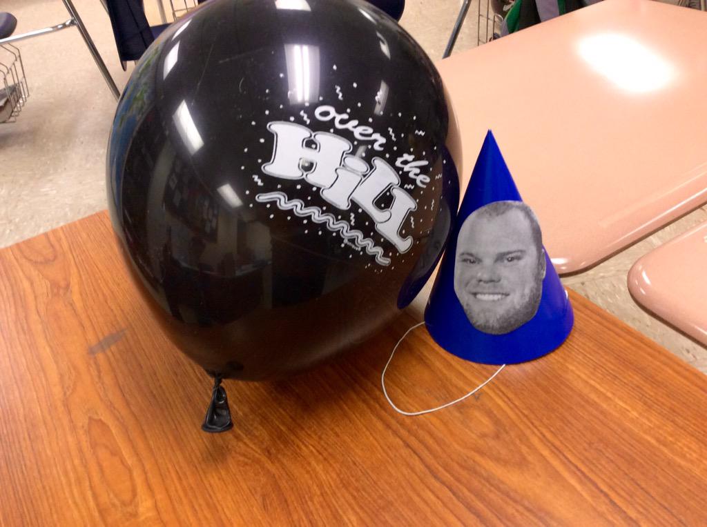 tigeraphg's tweet photo. They are #overthehill http://t.co/xdaYCdFmWY