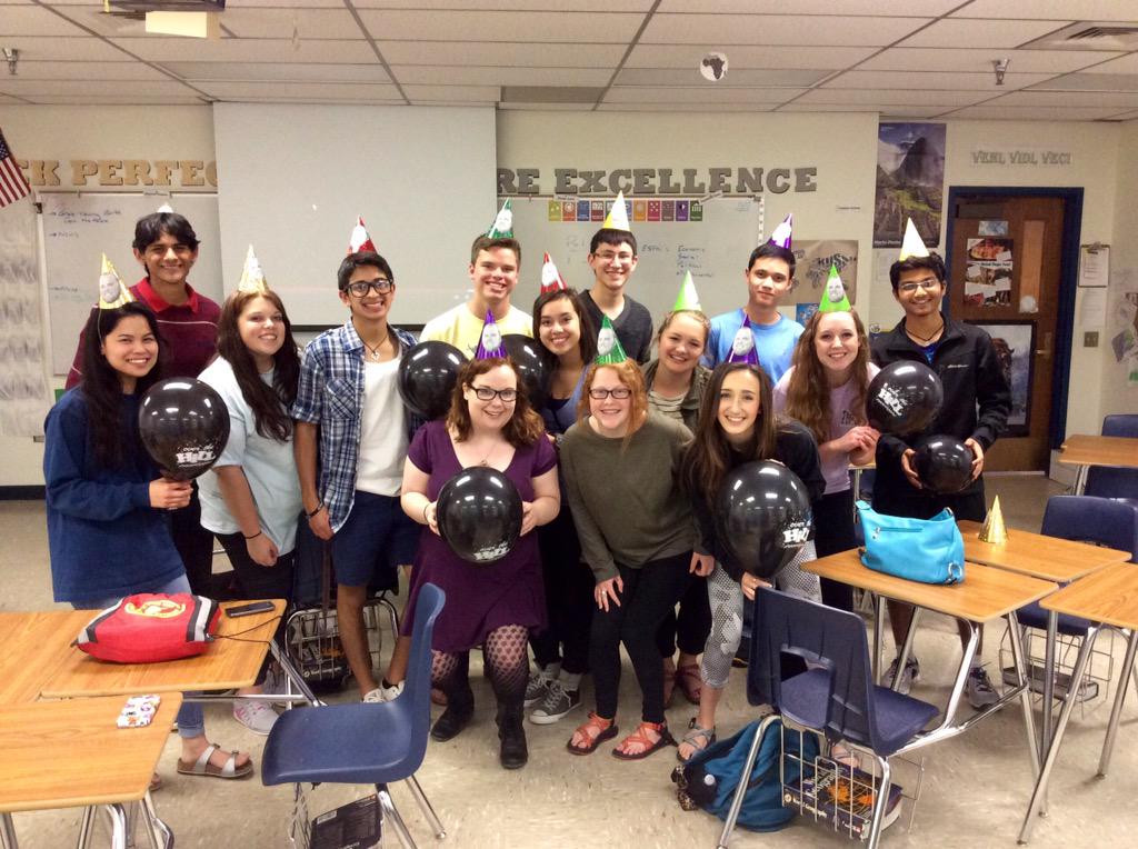 tigeraphg's tweet photo. They are #overthehill http://t.co/xdaYCdFmWY