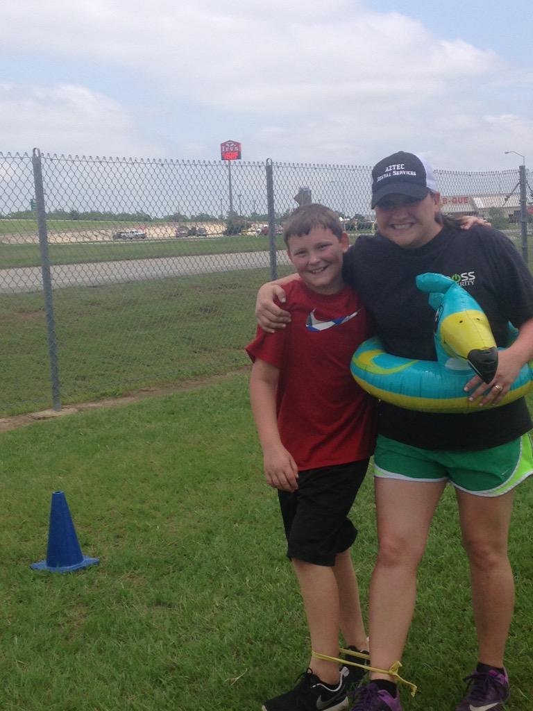 laurafrey_308's tweet photo. #fieldday #freyday #HESCHAT http://t.co/5I1egwq0Ee