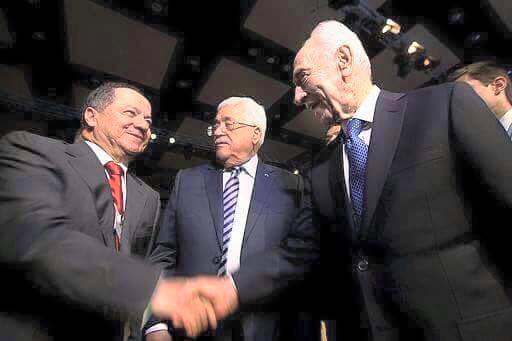 BreakingKurd's tweet photo. #Breakingkurd
#Kurdistan Pres Barzani meeting w #Israel former Pres.Shimon Peres& #Palestine Pres.Mahmoud Abbas http://t.co/CMaeLWtZ42