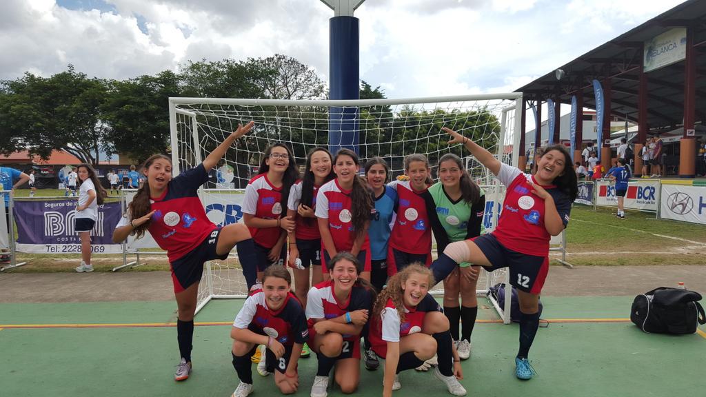 ProfeKeren's tweet photo. Con dos anotaciones Sek Costa Rica obtiene el tercer lugar del #InterSEK2015 http://t.co/d2QogVZ4LA