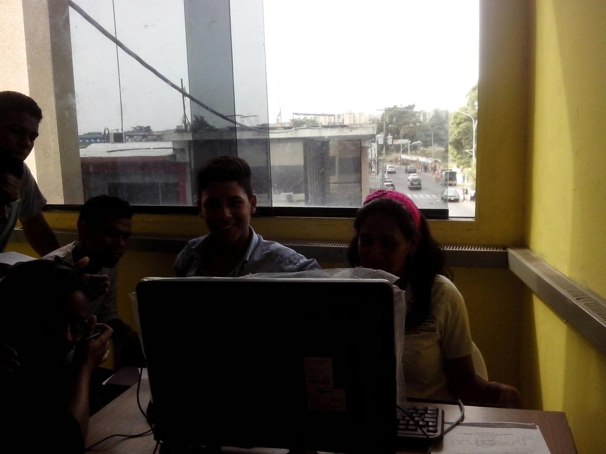 FEVEEM_Oriente's tweet photo. Hoy en reunión de planificación para nuestras próximas actividades @JoseDSoto @OBEVenezuela @FEVEEM http://t.co/goV3NJb9Br