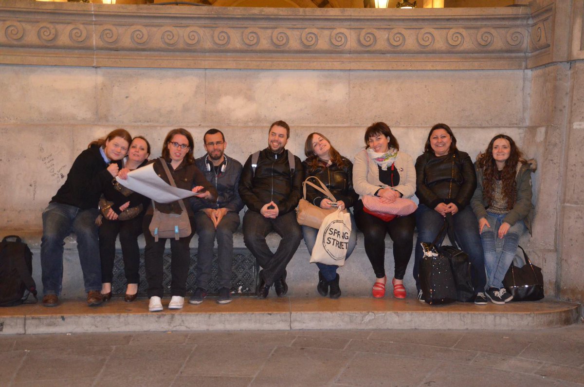 MilieScoresby's tweet photo. La #TeamDoubleExpresso lundi/mardi à environ 3h50, au Louvre... c'était juste avant Koh Lanta x) ♥
[photo @ClrPrat] http://t.co/CpNIePkEGf