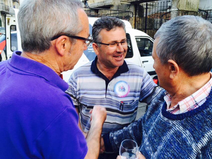 Moncho_Foto's tweet photo. Fin de festa do BNG en Francelos  #ES4500492928862894563791  en Francelos. @toxodoribeiro @BieitoConde  @NoelinhaNoe http://t.co/GeUmcpBrvK