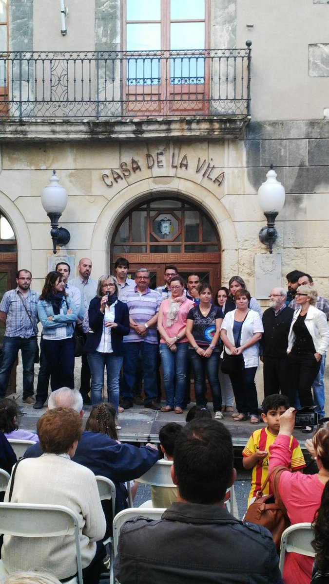 jncvendrell's tweet photo. La JNC del Vendrell presents al final de campanya. Aquest equip, amb il·lusió, coratge i força x Renovar El Vendrell! http://t.co/ans7q78tq6