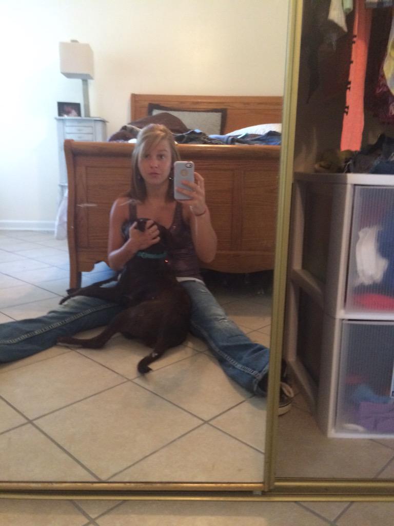 WhitneyVan3's tweet photo. This is love http://t.co/wySQTCEB5E