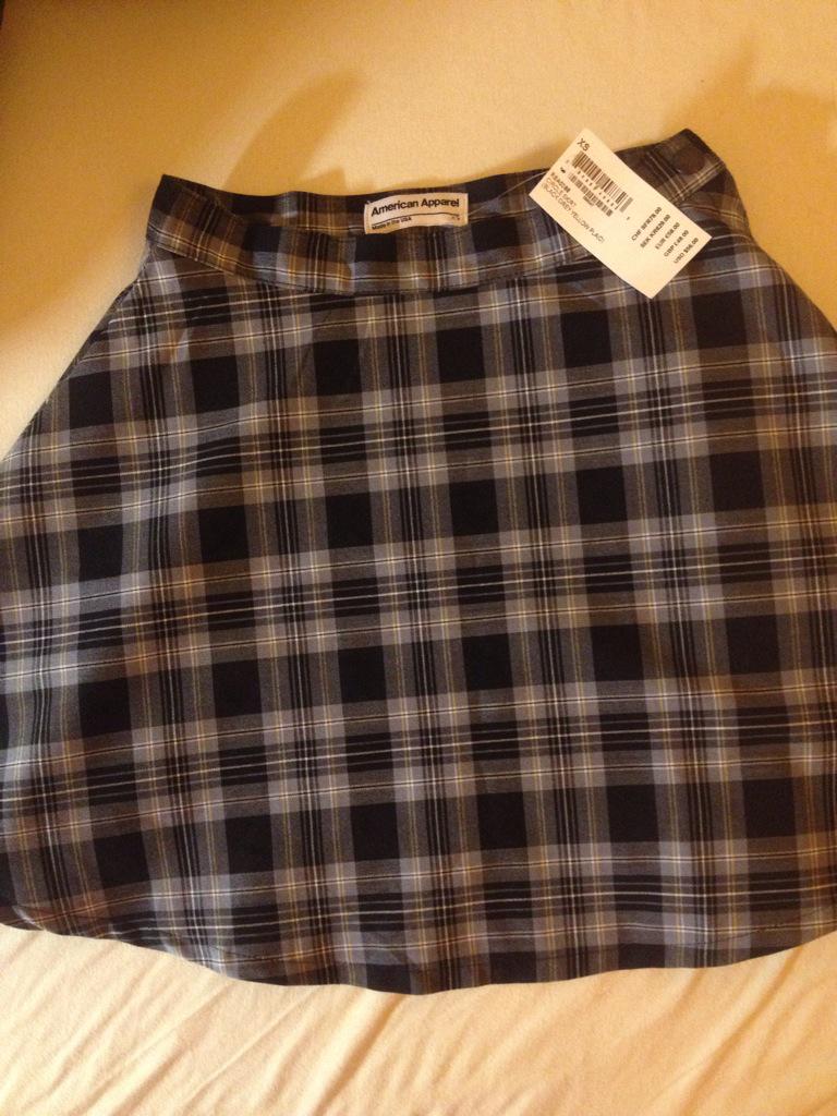 KookieJamie's tweet photo. Awwwww a Gift from my aunt๐๐๐ #americanapparel #58โฌ #circleskirt #blackgrey #yellowplaid #iluvit http://t.co/F5W5K9lLmy