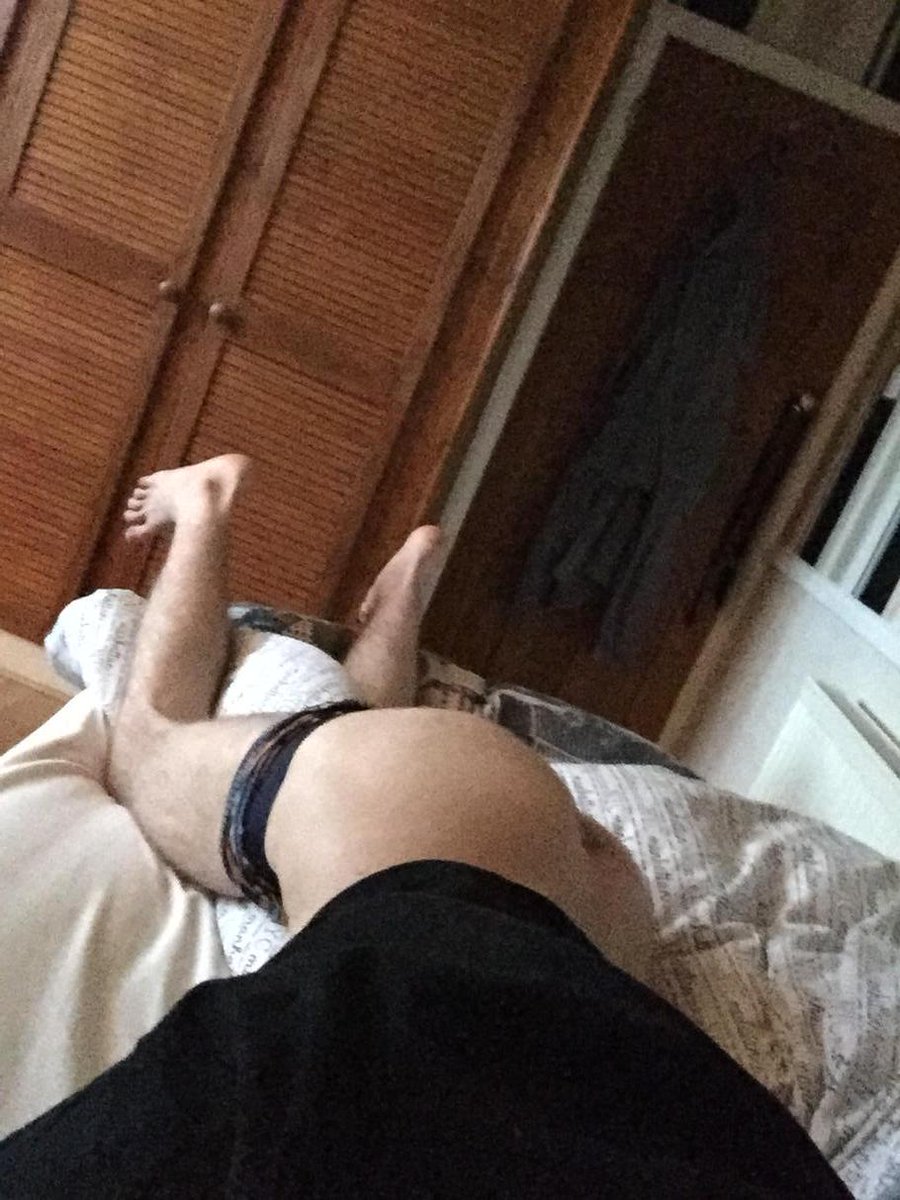 Gay96_Teen's tweet photo. horny af tonight 😈👅 http://t.co/9VvPMvycJb