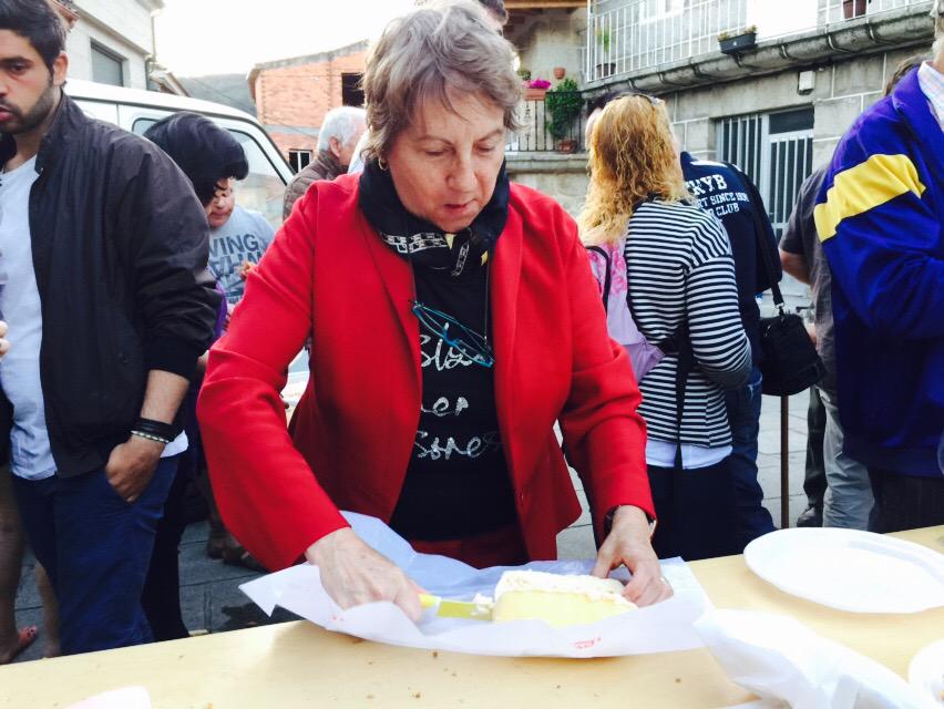Moncho_Foto's tweet photo. Rematando a festa do BNG en Francelos. #Elecciones24M  #ourenseencomun  @toxodoribeiro  @BieitoConde  @bieitorubido http://t.co/9NMDTenfep