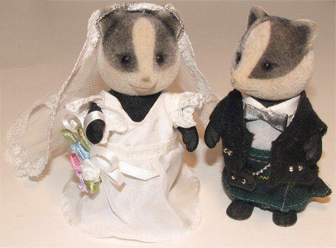 CathyWebmail1's tweet image. Sylvanian Underwood Badgers Bride &amp;amp; Groom -in his Tartan kilt and kid leather sporran with custom made dress.