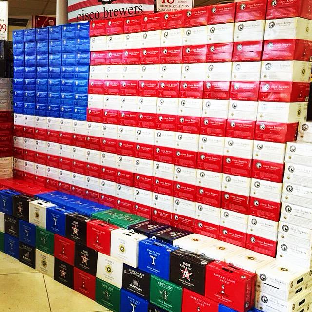 CiscoBrewers's tweet photo. Happy Figawi Friday #Figawi15 #Figawi #888vodka #ack #MDW #beerflag http://t.co/sU0iWrniaE