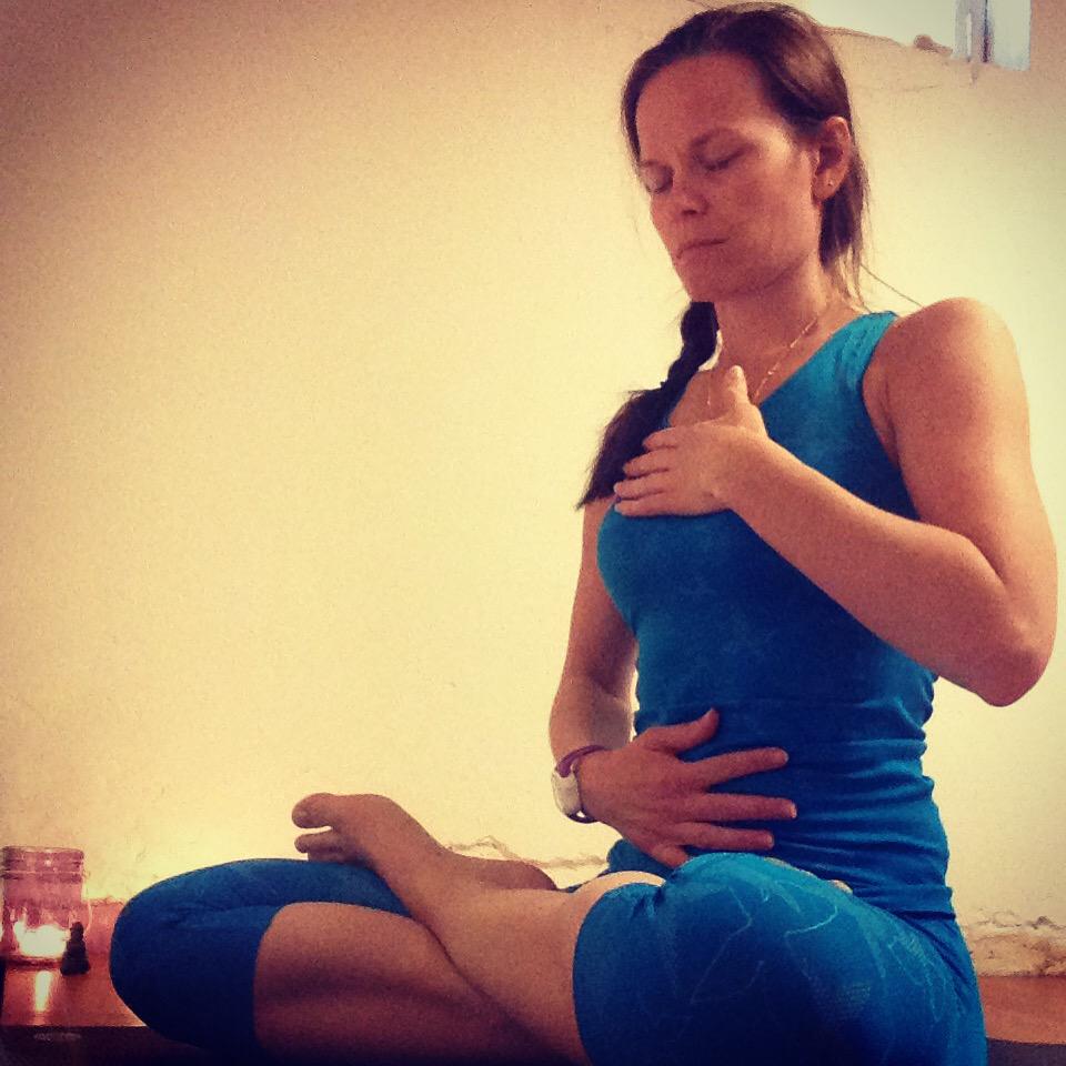 MonaAnette's tweet photo. #Breath #Relax  #Letgo 🙏🏻
#yoga #iloveyoga #yogaeverydamnday http://t.co/BJ2e6E90RN