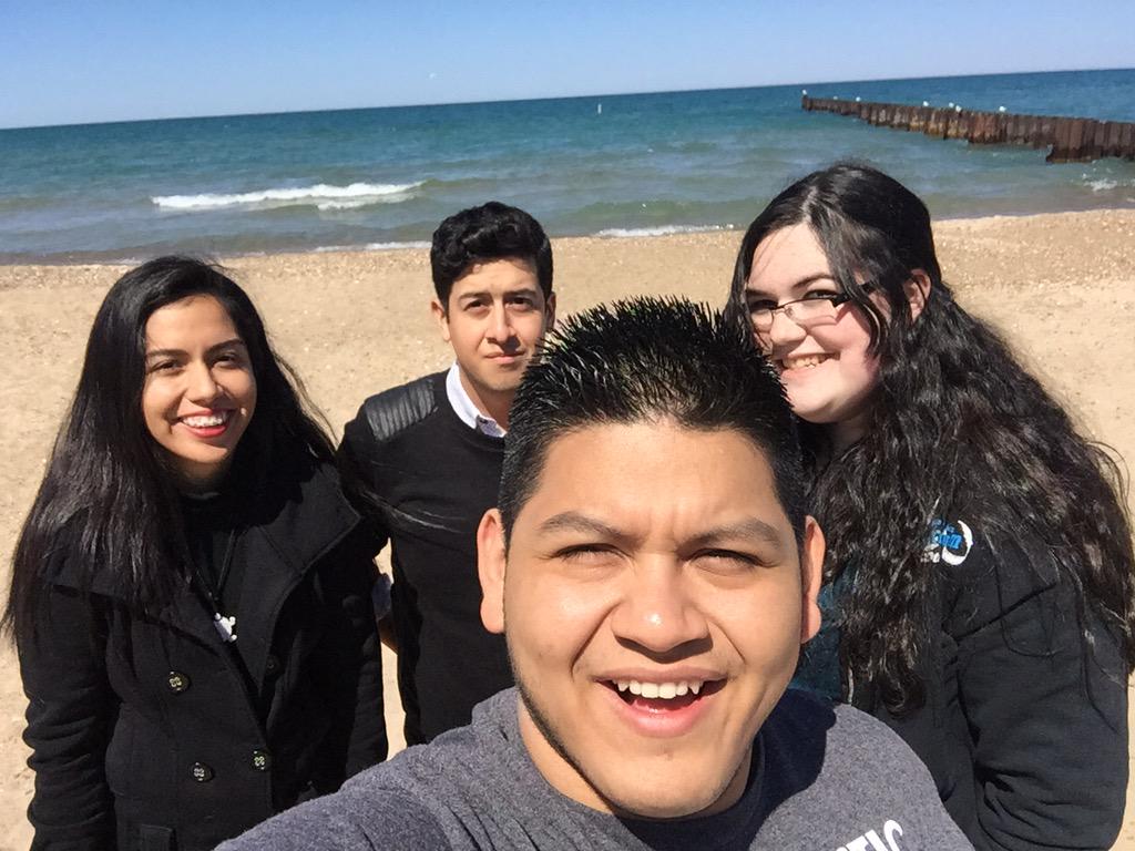 bethany_622's tweet photo. @DvdMata7 @TechTorres @GrijalvaJade and one with jade http://t.co/Nw84pWQ4Y3