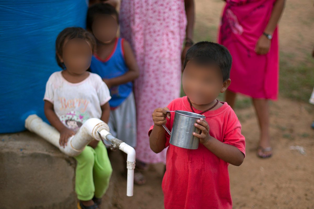 ELTIEMPO's tweet photo. Una tecnología para sacar agua potable del aire es una de las soluciones para La Guajira http://t.co/IPvBUM6boW http://t.co/JjSFBmYYr2