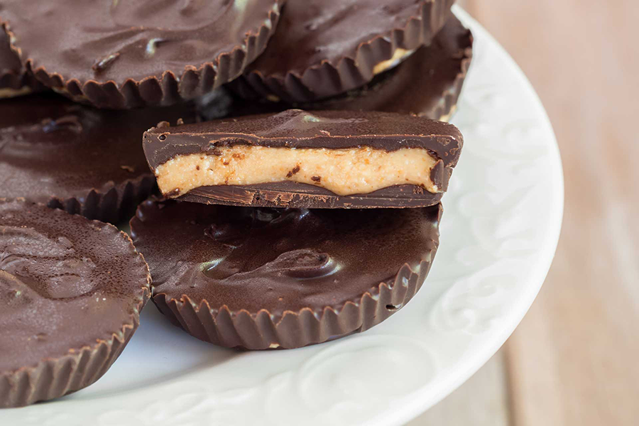 gomynt's tweet photo. Got a sweet tooth? Try these delicious DETOX Approved Peanut Butter Cups. http://t.co/CG7hWBaLRS http://t.co/6u27FwYkcV