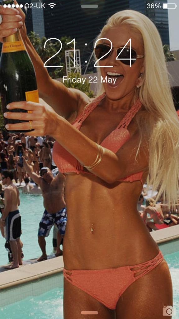 Diissco's tweet photo. Summers Coming! #SummerLockscreen @heidimontag http://t.co/ivUK0pAow5