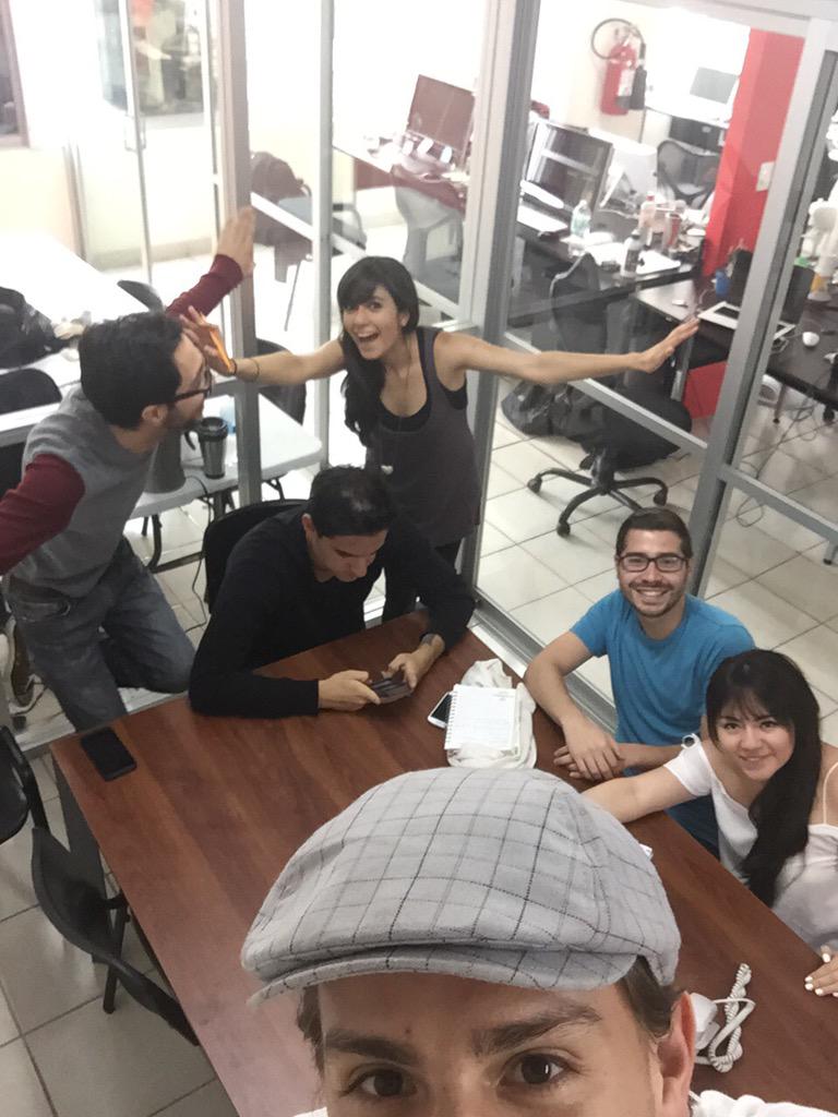 AdsocialMkt's tweet photo. Brainstorming! ⚡️💡#ADSocial http://t.co/4oD0mLZqwI