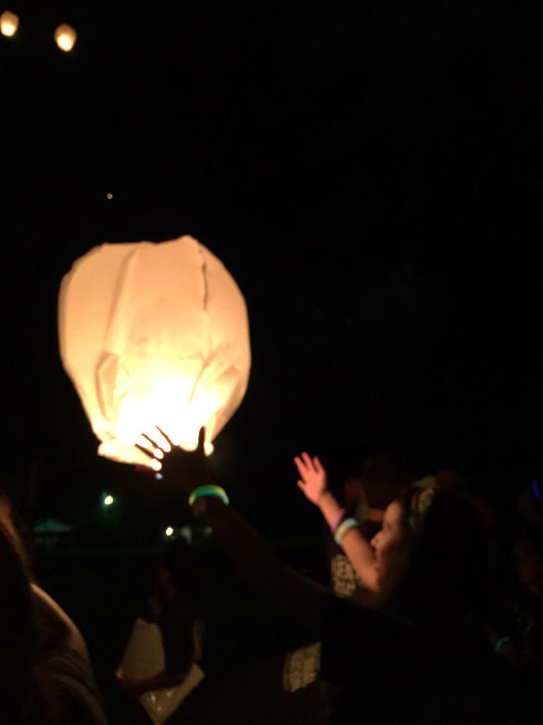 rBash2015's tweet photo. Sending out wishes and dreams from Bolton #BearBash2015 #Clasof2015 http://t.co/4lKpnpLRFd