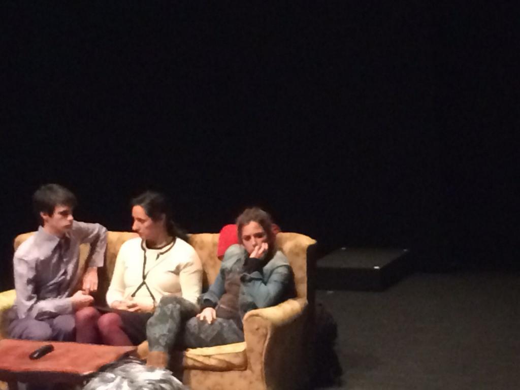 Antes de pasar el tren por #Pozuelo. Maravillosos <a href="/punkynina/">Marina Salas</a> <a href="/merywarren/">MariaMorales</a> y <a href="/Chincho91/">Carlos Guerrero</a>. En la próxima súbete ♥♡♡