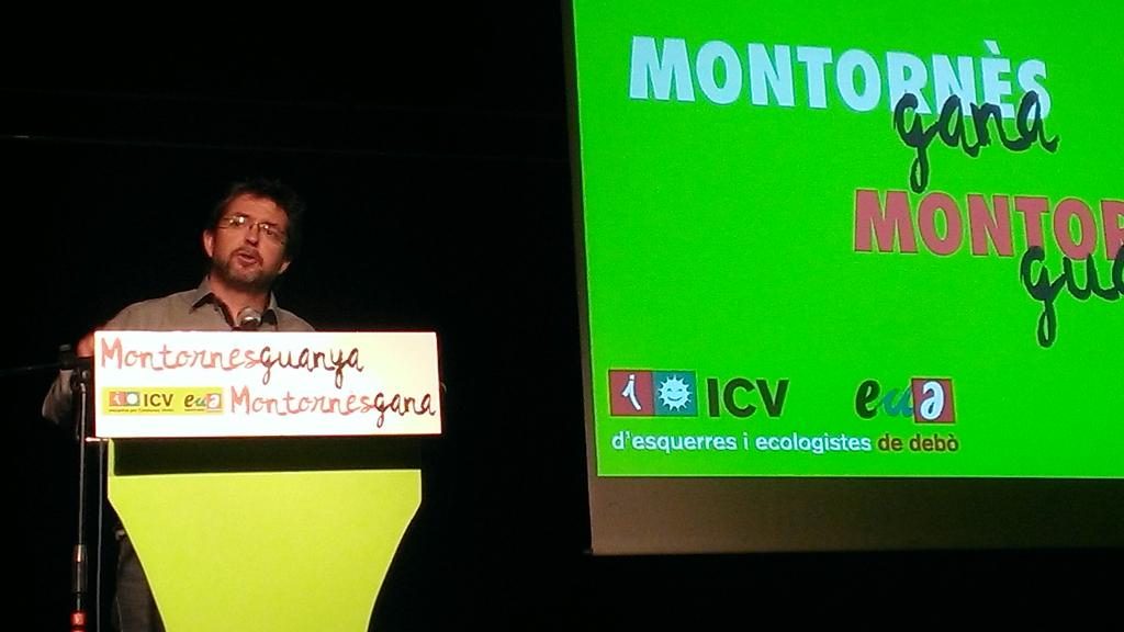 davidcompanyon's tweet photo. Teatre a rebentar i fantàsticambient en l'acte final campanya @icveuia #Montornès #Guanyarem24m @JoseMontero_M http://t.co/XIgx1oyztC