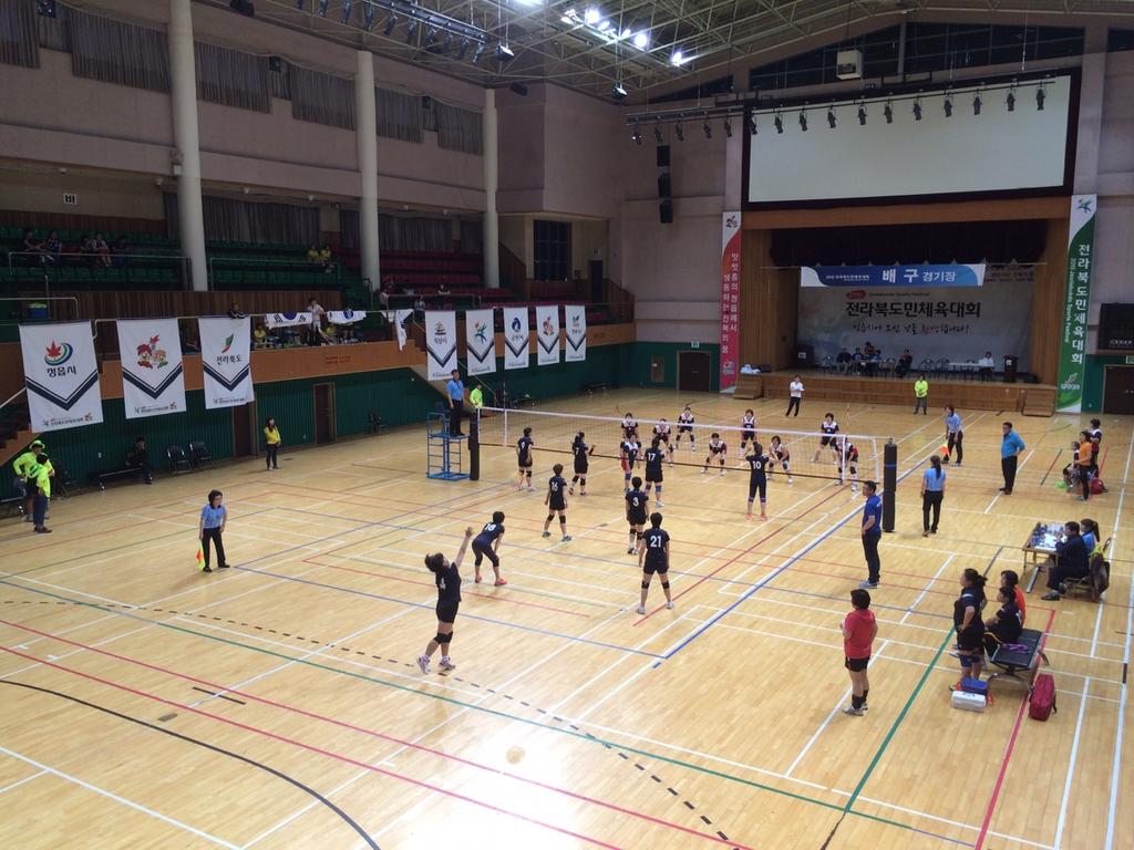 jeongeupnews's tweet image. 열기가 후끈!
배구 여성부 경기가 현재 #국민체육센터 에서 열리고 있는데 박진감~