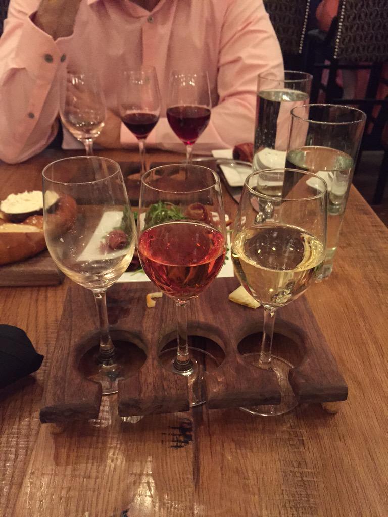 Jennifer Lawrence flight at louvino. Yum! #JenniferLawrence