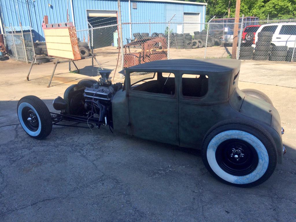TheToddOden's tweet photo. 1927 Buick looking good. #GreyBeardsCustoms @iamgregster thanks for all your hard work. #TraditionalHotRod #ratrod http://t.co/6VHvBuWTuK