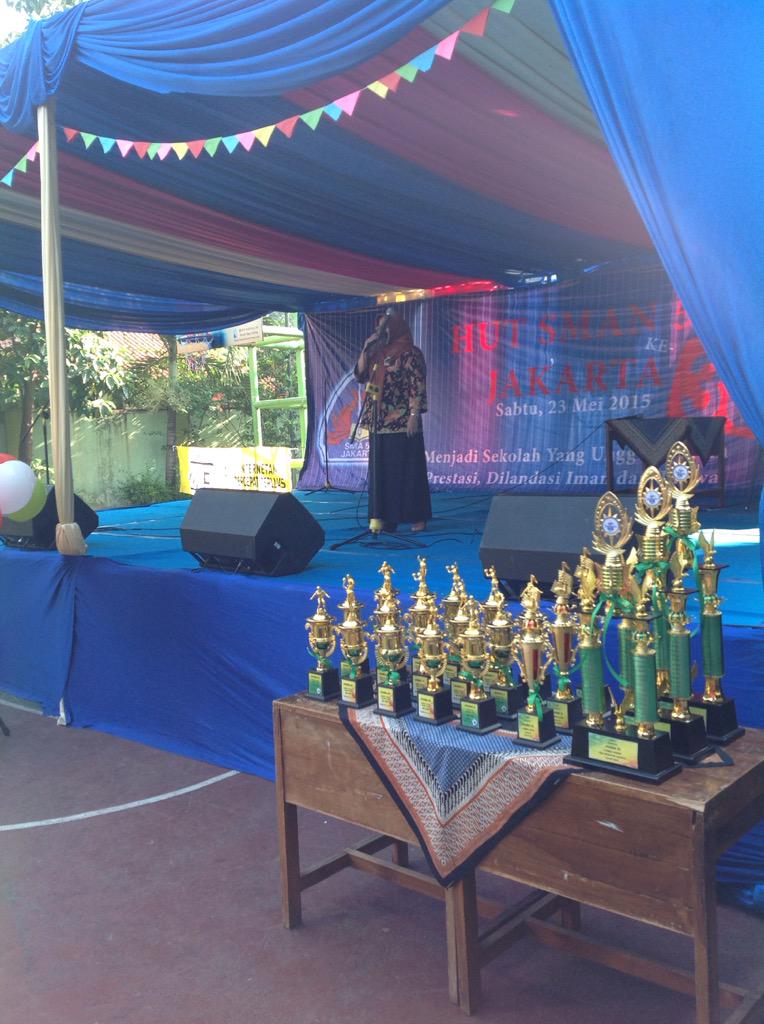 Since7th's tweet image. Ini dia sambutan dari Ibu Setiawati selaku kepala sekolah SMA Negeri 59 Jakarta.