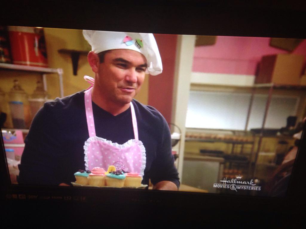 superamy13's tweet photo. I think this is a good look for you,@RealDeanCain! #OperationCupcake #pinkisyourcolor #itsminetoo #butyouwearitbetter http://t.co/B8flfyP6dH