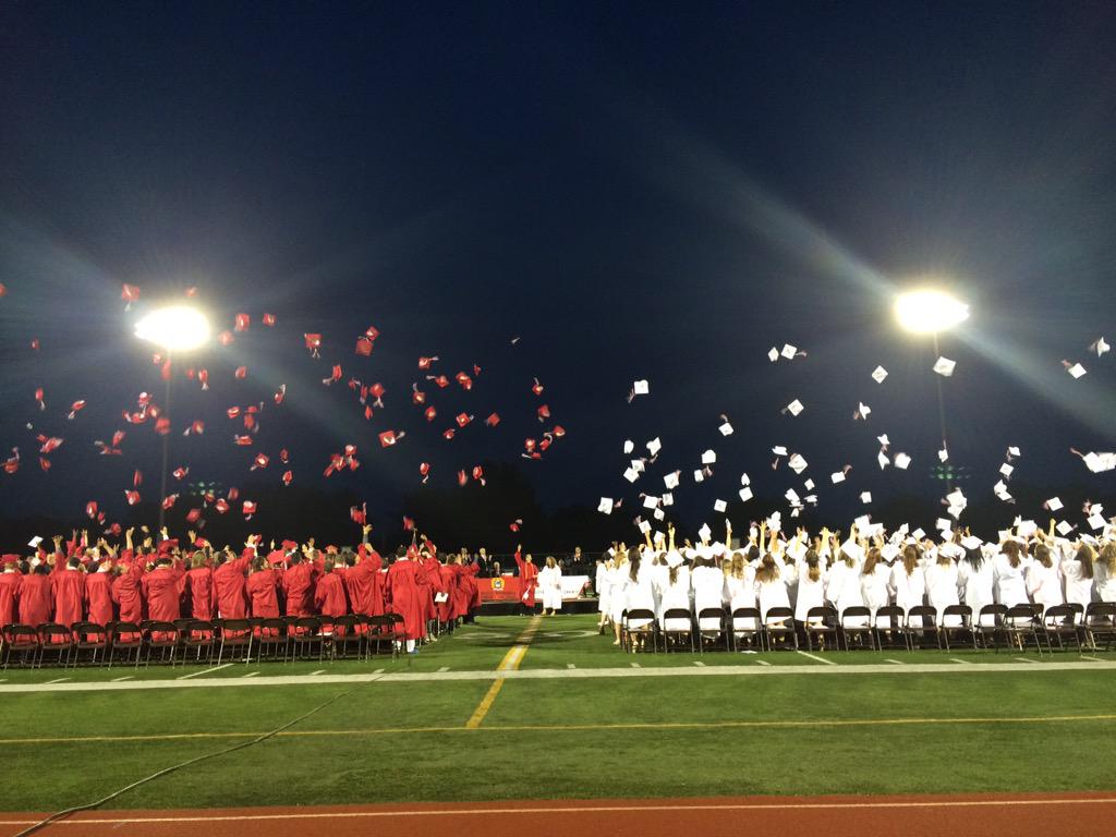bionerd76's tweet photo. Congrats to the class of 2015!  Great evening for a graduation! #bbchs @bbchs307 http://t.co/qgdSQWdBld