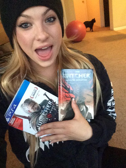 Yeeeeee Witcher and the comic book came from my wishlist today!!! Thank you @DeepDirty!! Much excite