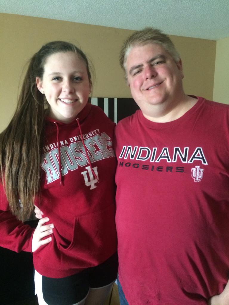 MackenzieBlazek's tweet photo. twinning with my shrinking dad. 😈💕 #hedeniesit #iamalmosttaller #heisshort 🏀🏀 http://t.co/arlkcoDZ81