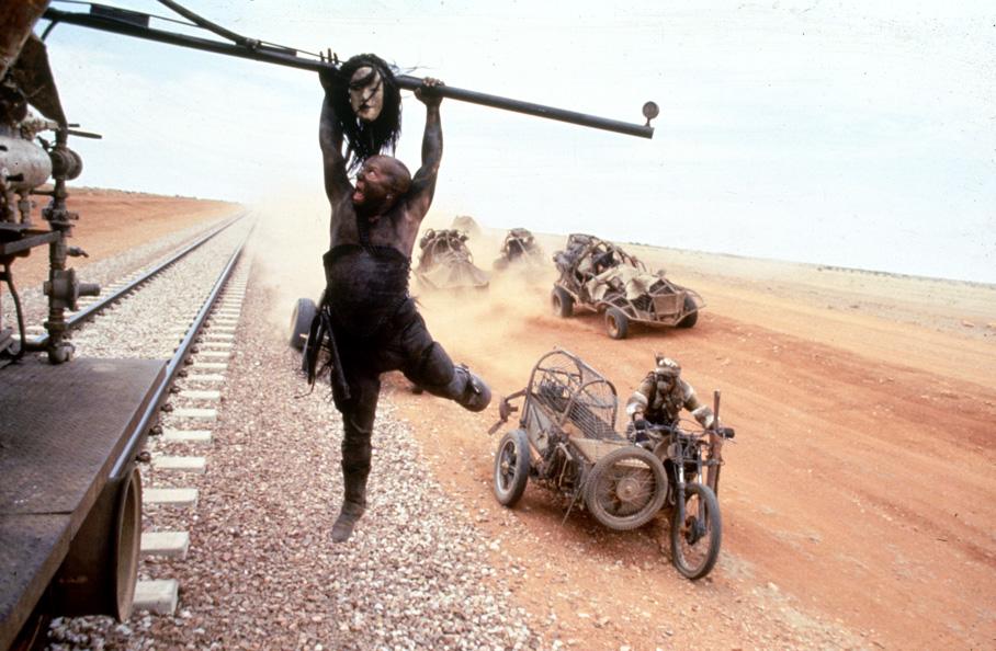 безумный макс interceptor 1979. безумный макс тачки 1979. стоит безумный. мэд макс 2 дорога ярости. реклама с людьми.