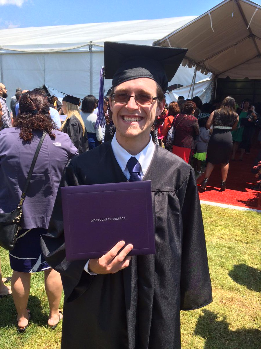 630DCist's tweet photo. #MCGRAD2015 I graduated!! In the fall I am transferring to Towson!! http://t.co/KXAg50KlfG