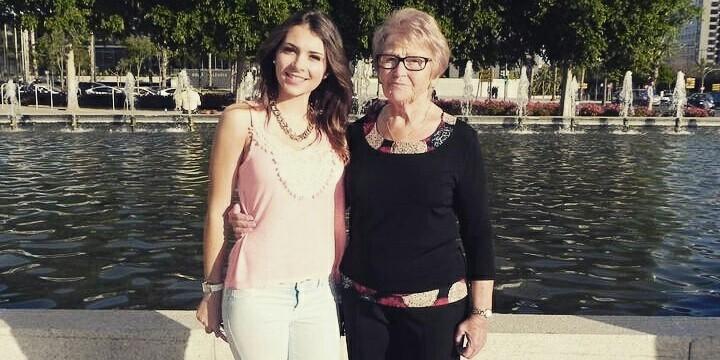 Patrii_199's tweet photo. Te quiero más que a nada 👵👧👭❤💙💖💞 http://t.co/qLLGd4iqcE