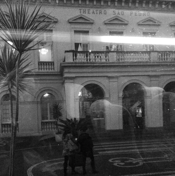 leticiaspiller's tweet photo. E eu em Porto Alegre 🎭 #EDYPOP #TheatroSãoPedro #FestivalPalcoGiratório #Sesc #ensaio http://t.co/k5q3l0GQ86