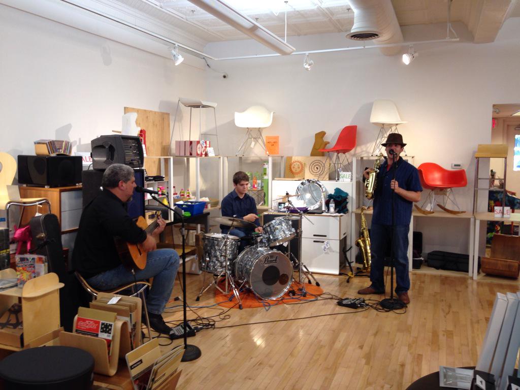 puredesignCNG's tweet photo. Music until 8pm during our GlassFest Wine Tasting with Heron Hill!! http://t.co/1a4kST9Oi8