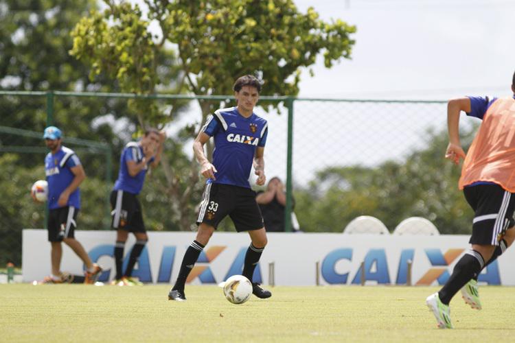 EsportesDP's tweet photo. De volta ao Sport, Matheus Ferraz acredita que falta de sequência de jogos não atrapalha http://t.co/vN8GPe0hs2 http://t.co/51ErYng0im