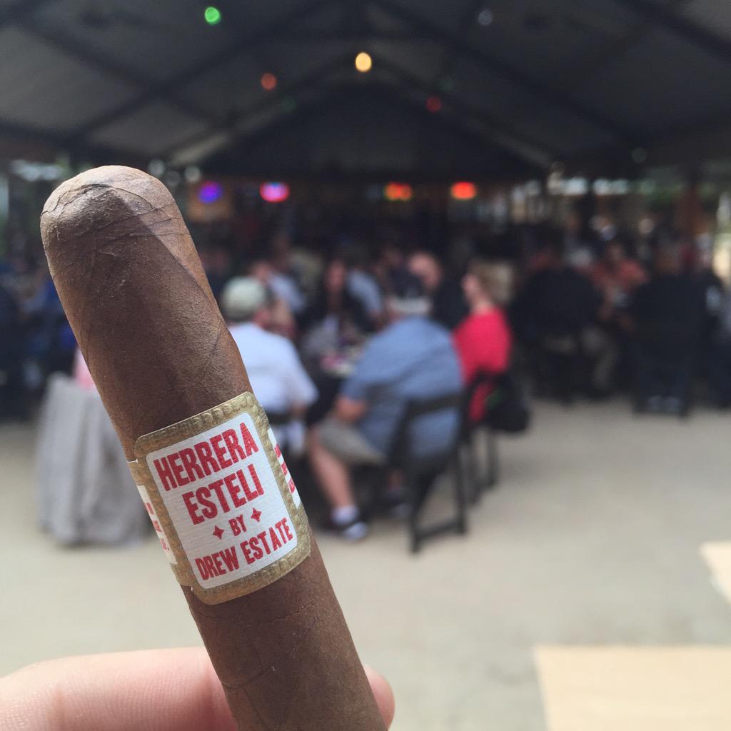 drewestatecigar's tweet photo. Loving this #HerreraEsteli at #CATSFEST3 #DE4L #DrewDiplomat http://t.co/5xRp472ikc