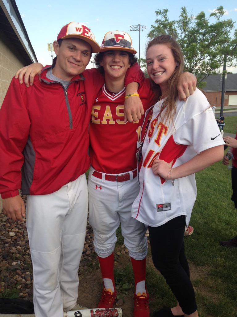 kaycepitt's tweet photo. The best day of my life 😍😍 #lilkyle #wing #states #imontheteam http://t.co/agrUsu3sQB