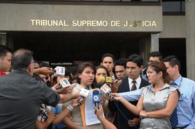 HectoRodriguez's tweet photo. No puede ser que mafias de universidades autónomas decidan el ingreso de nuestros estudiantes de educación media http://t.co/MpzaARlUjO