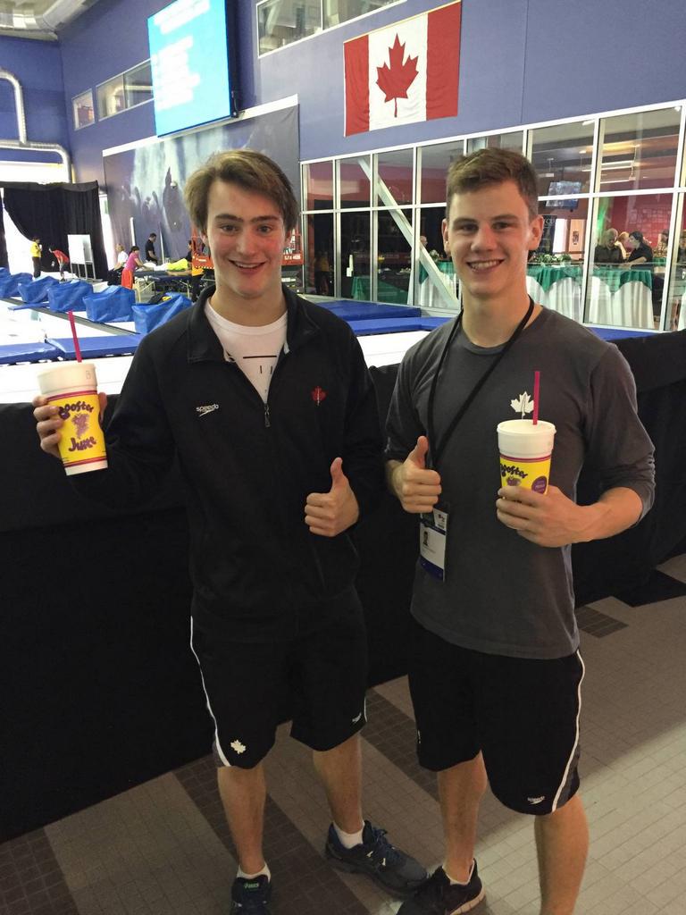 This is how we celebrate success at the #DWSWindsor! / Voici comment on célèbre à #Windsor! #BoosterJuice #DVWS15