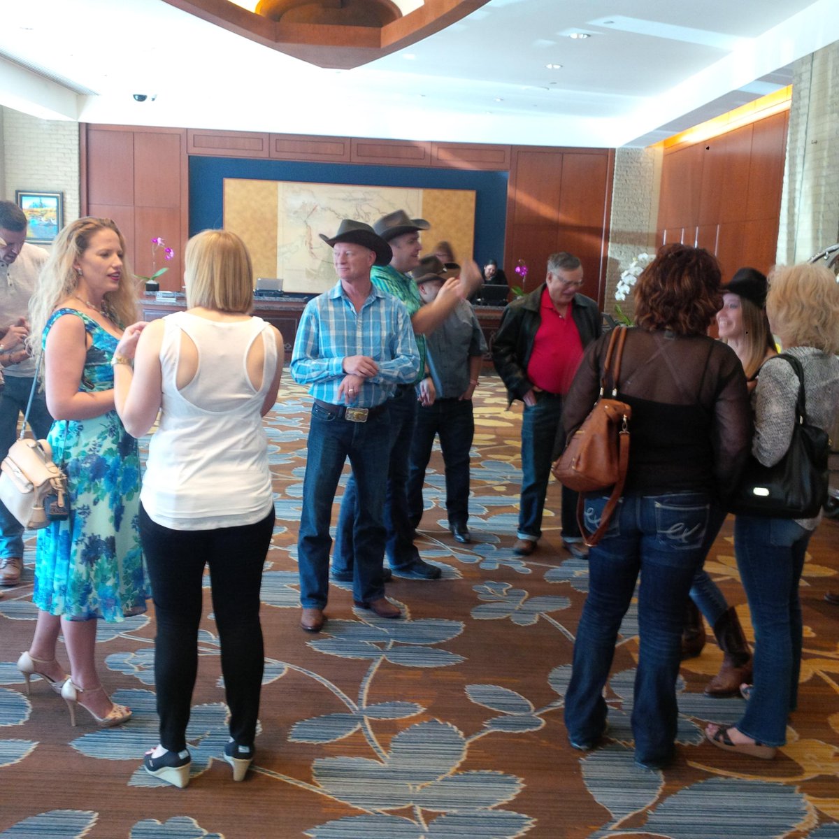 Roxonmeditech's tweet image. #RoxonFunNight #CSRT2015 people starting to be rounded up! .@CSRT_Tweets