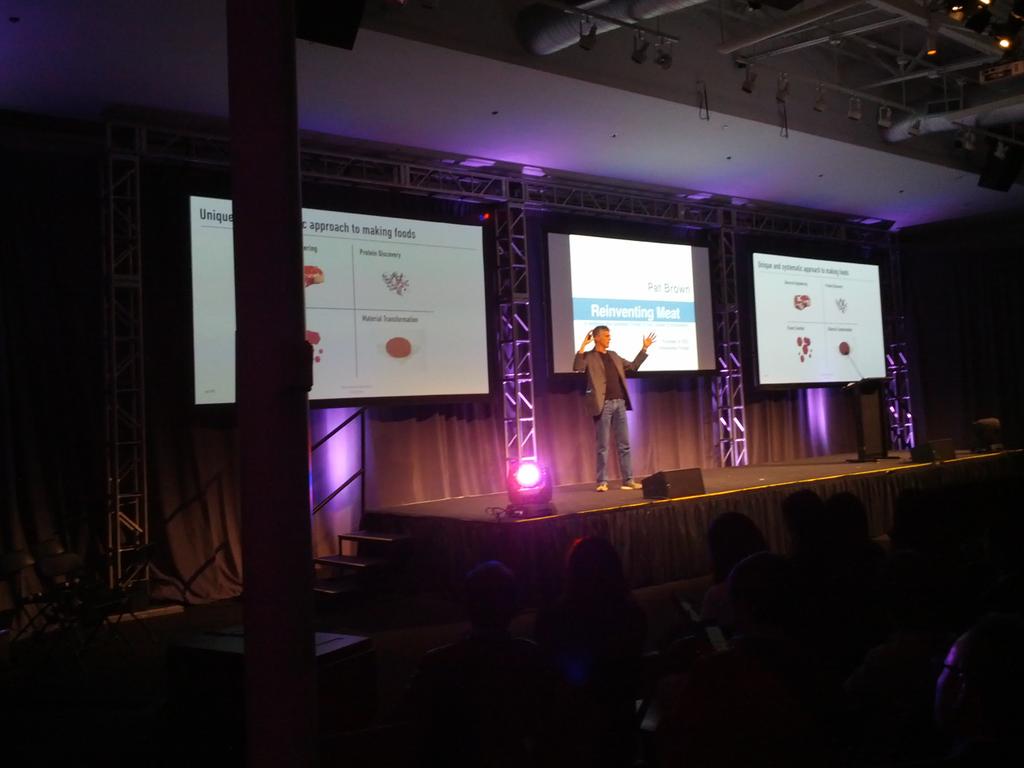 matthewmarkus's tweet image. Pat Brown of @ImpossibleFoods talking about bioengineered meat at HYSTA!